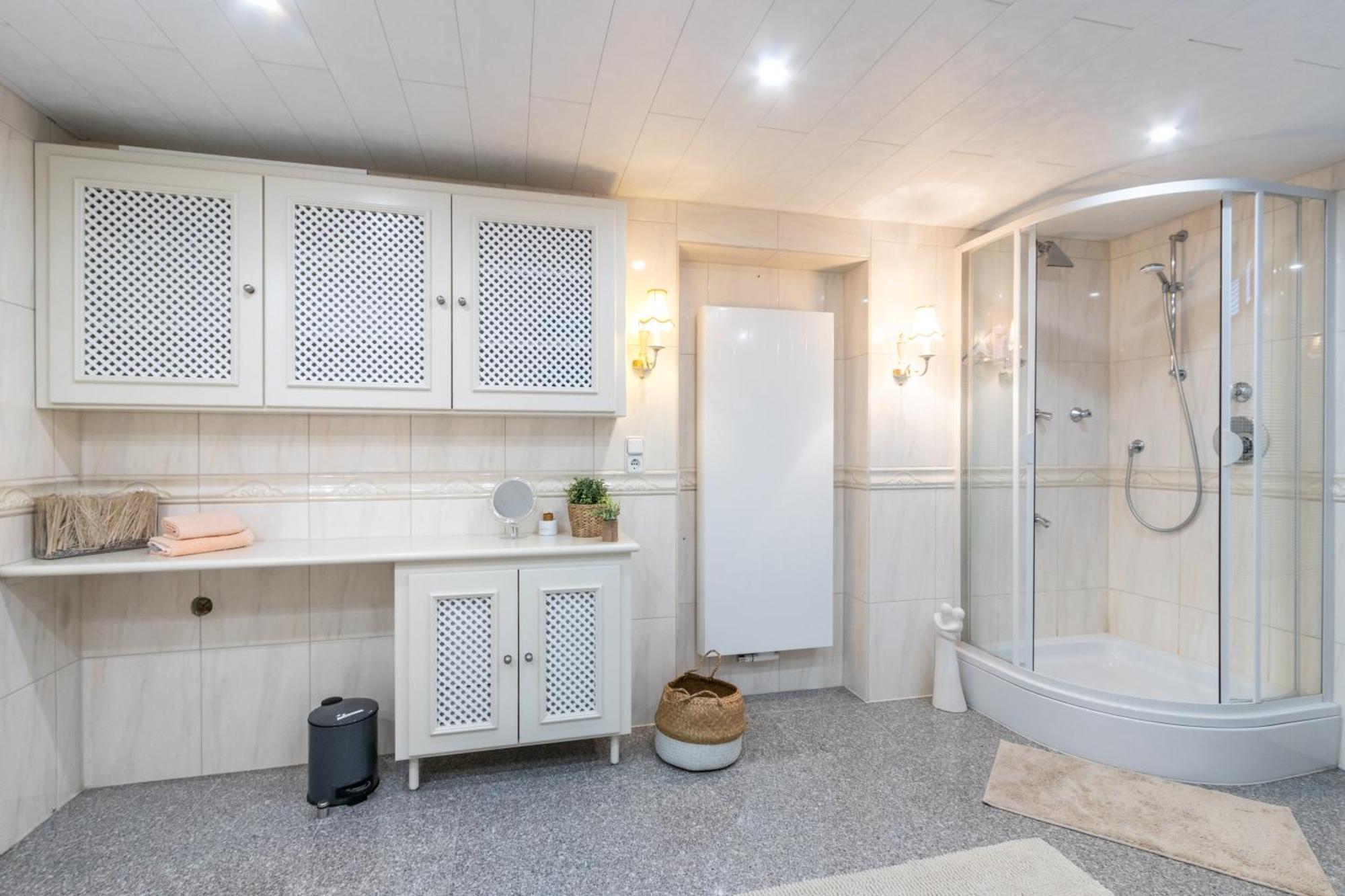 Eifelbergversteck Grosse Und Moderne Einliegerwohnung In Mayen Esterno foto